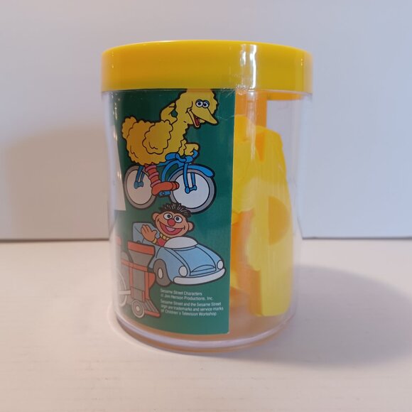 1990 Wilton Sesame Street Going Places 8 Cookie Cutters Plastic Big Bird Elmo - Picture 7 of 8